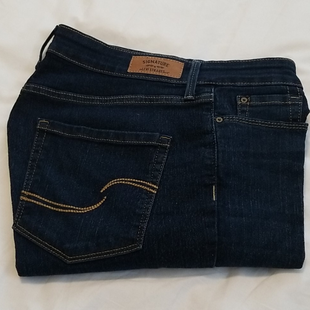 LEVI'S Modern Capri
Size 8
